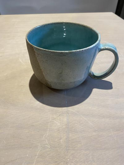 Tasse en céramique artisanale GG132 - Collection Flots - Petites Terres Guebwiller