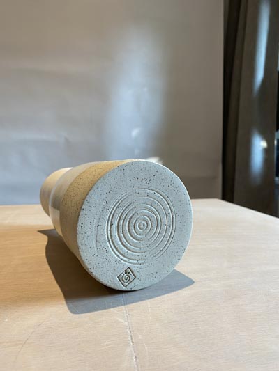 Cruche en céramique artisanale - Vue 2 - GG159