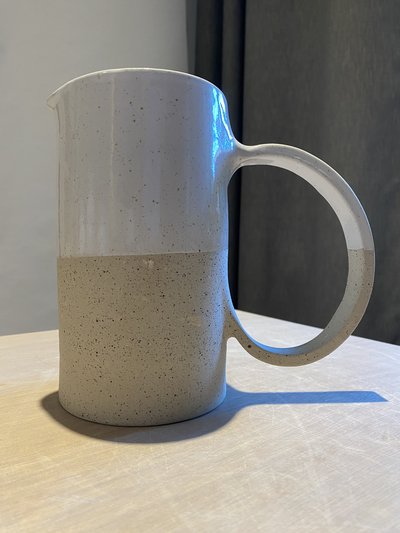 Cruche en céramique artisanale - Vue 2 - GG184